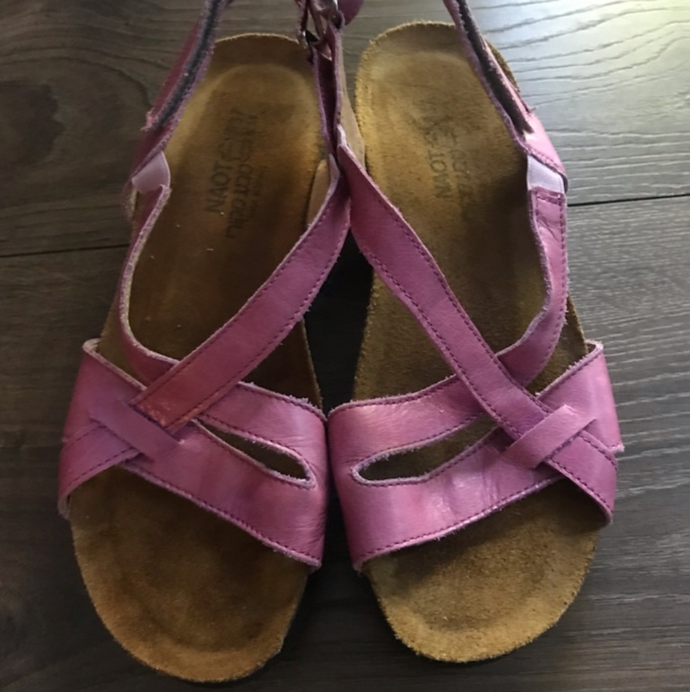 Naot Sophia pink sandals